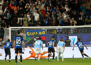 إنتر ميلان يعبر لاتسيو بثلاثية ويتأهل إلى ملاقاة نابولي في نهائي السوبر الإيطالي