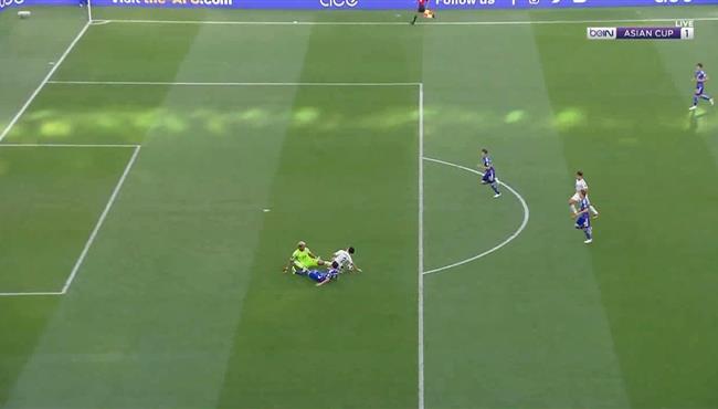 هل حرم الحكم العراق من ركلة جزاء امام اليابان في كاس اسيا