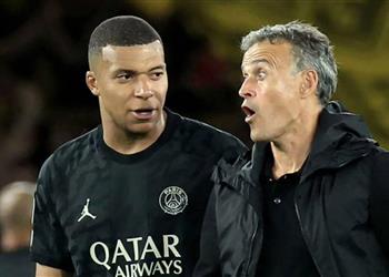 إنريكي يتهرب من الحديث عن مستقبل مبابي