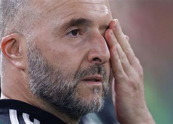 بلماضي يدافع عن محرز بعد هجوم الجماهير ويؤكد أثق في لاعبي الجزائر