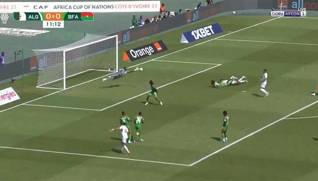 تصدي حارس مرمي بوركينا فاسو يحرم يوسف البلايلي من تسجيل هدف اول