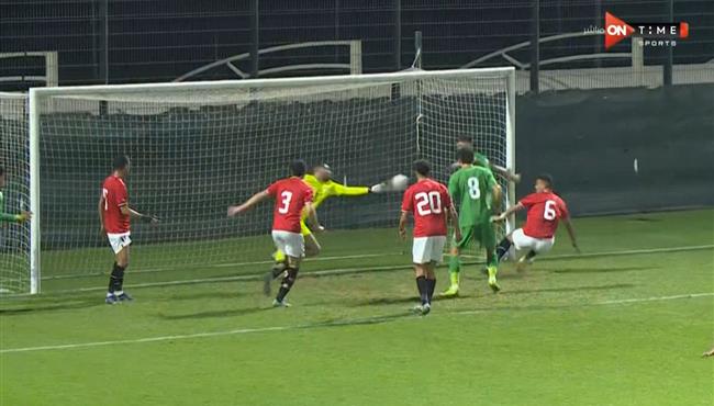 انقاذ حمزة علاء الرائع في مباراة مصر والعراق الاولمبي