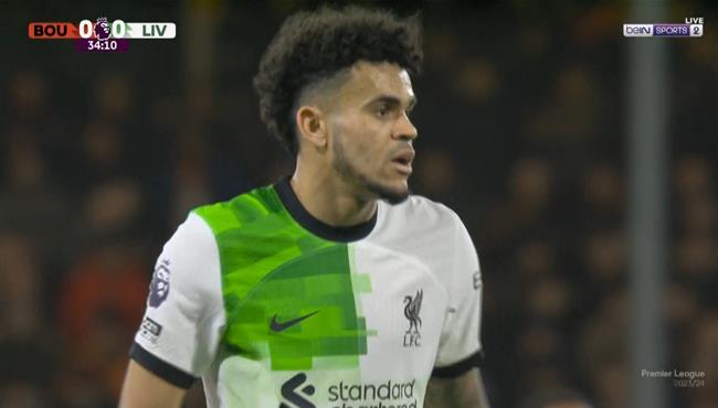 تسديدة لويس دياز علي مرمي بورنموث بالدوري الانجليزي