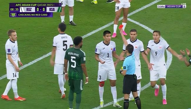 طرد لاعب قيرجيستان امام السعودية بكاس اسيا