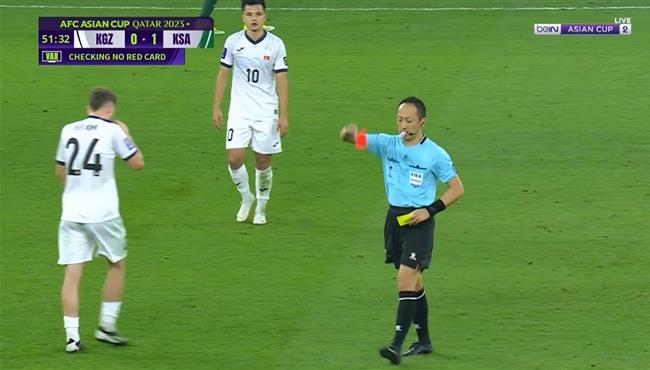 طرد كاي ميرك في مباراة السعودية وقيرجيستان في كاس اسيا