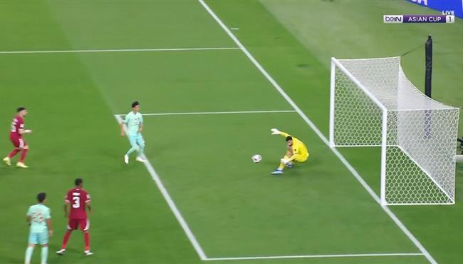 تصدي حارس مرمي قطر الرائع يحرم الصين من تسجيل هدف في كاس اسيا