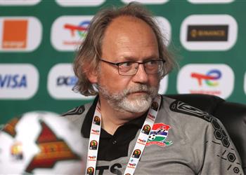 مدرب جامبيا يتحدى الكاميرون قادرون على الإطاحة بهم من أمم إفريقيا