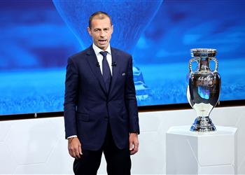 تشيفرين نهائي دوري أبطال أوروبا لن ي قام خارج القارة وقصة السوبر انتهت