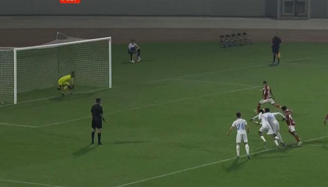 رامي ربيعة يهدر ركلة جزاء في مباراة الاهلي والاخدود