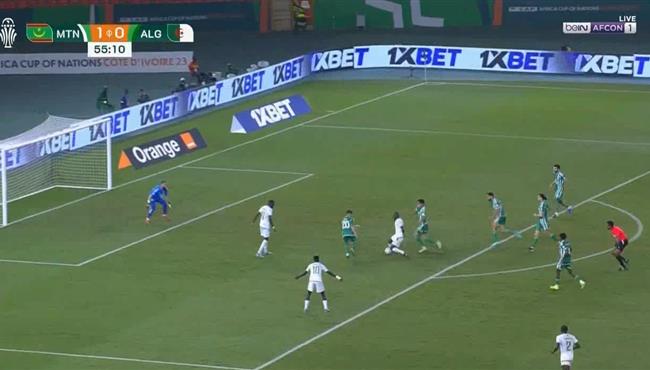 لاعب موريتانيا كاد ان يسجل هدف رائع بعدما تلاعب بمدافعي الجزائر