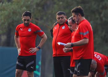 خاص فيتوريا يتحرك لمعالجة الثغرات الدفاعية في منتخب مصر