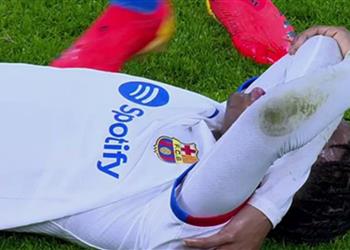 بالدي يغادر مباراة برشلونة وأتلتيك بلباو باكي ا بعد إصابته