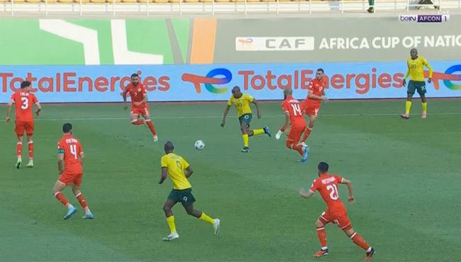 بيرسي تاو يصنع ولاعب جنوب افريقيا يهدر هدف محقق امام تونس