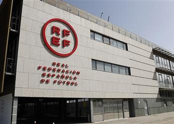 الاتحاد الإسباني يصدر بيانا بشأن نشر تسريبات حكام الفار في مباراة ريال مدريد وألميريا