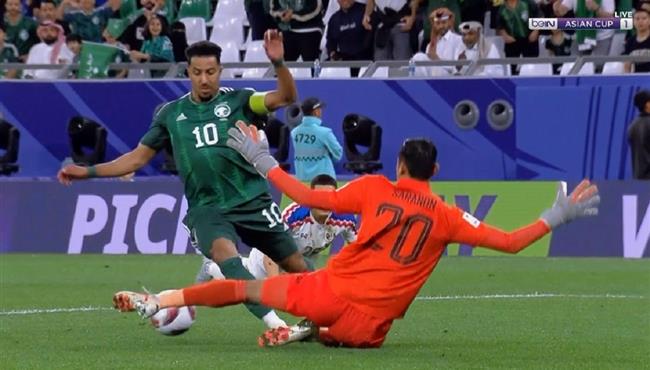 فرصة سالم الدوسري الخطيرة علي مرمي تايلاند بكأس اسيا
