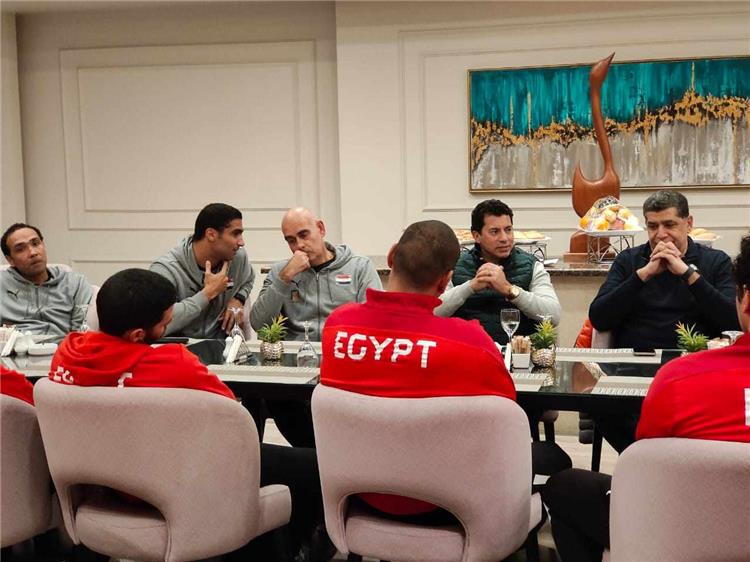 الوزير يجتمع مع لاعبي منتخب مصر لكرة اليد