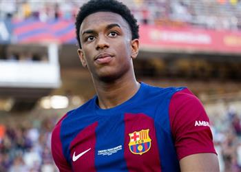 سبورت بقانون الدوري الإسباني برشلونة قد يتعاقد مع بديل لـ بالدي