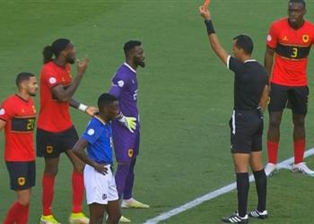 فيديو حارس أنجولا يتلقى بطاقة حمراء أمام ناميبيا في أمم إفريقيا