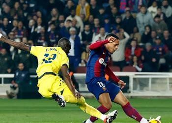 فيديو جونزالو جيديس يسجل هدف فياريال الثالث أمام برشلونة