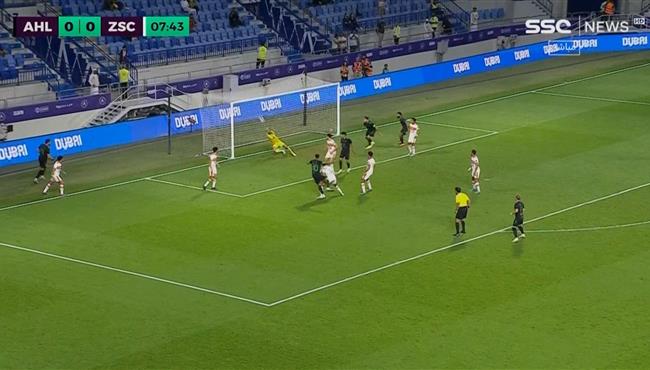 تصدي محمد عواد ينقذ الزمالك من هدف محقق للأهلي السعودي