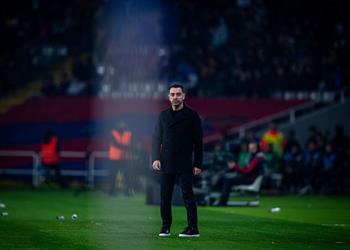 تقارير توضح خطوة تشافي المقبلة بعد قرار رحيله عن برشلونة