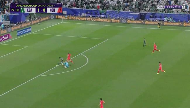 حارس كوريا الجنوبية ينقذ مرماه من هدف محقق للسعودية في كاس اسيا