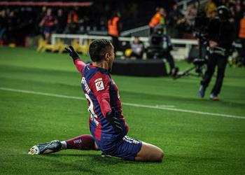 فيديو فيتور روكي يسجل أول أهدافه ويقود برشلونة لفوز صعب على أوساسونا