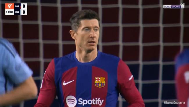 ليفاندوفسكي يهدر فرصة هدف امام اوساسونا بالدوري الاسباني