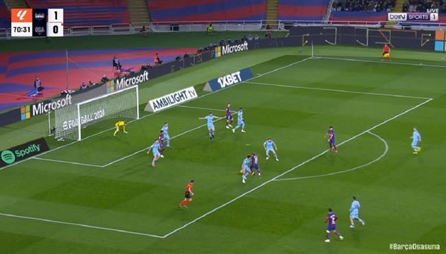 هل حرم الحكم برشلونة من ركلة جزاء امام اوساسونا بالدوري الاسباني