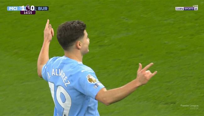 هدف مانشستر سيتي الاول في مرمي بيرنلي بالدوري الانجليزي جوليان الفاريز