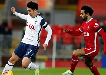 تقارير توضح فرص رحيل محمد صلاح وسون للدوري السعودي في يناير