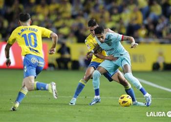 فيديو برشلونة يقلب الطاولة على لاس بالماس بفوز قاتل في الدوري الإسباني