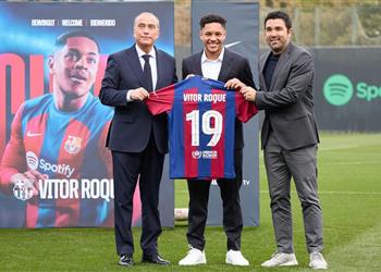 فيتور روكي يكشف كلمات تشافي له قبل ظهوره الأول مع برشلونة