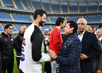 وزير الرياضة يصطحب أبطال العالم بالألعاب المختلفة لحضور تدريب منتخب مصر