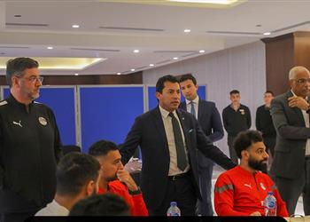 صور أشرف صبحي يزور معسكر منتخب مصر للمرة الأخيرة قبل السفر إلى كوت ديفوار