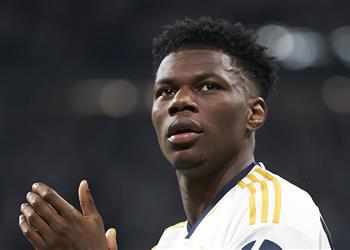 تشواميني يكشف عن المرشح الأقرب للفوز بالكرة الذهبية ويؤكد ليل فريق عظيم