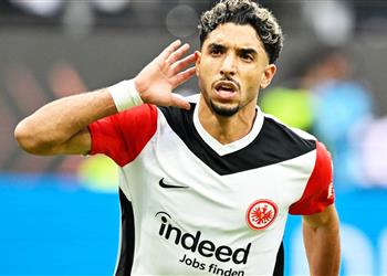 مكافأة مميزة عمر مرموش يجني ثمار تألقه مع آينتراخت فرانكفورت