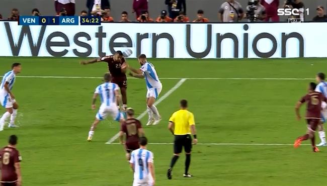 هل حرم الحكم فنزويلا من ركلة جزاء امام الارجنتين بتصفيات كاس العالم