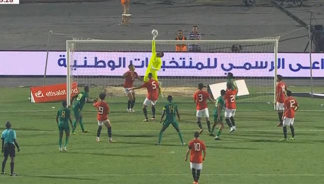 تصدي محمد الشناوي الرائع يحرم موريتانيا من تسجيل هدف محقق في مصر