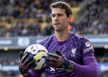 سكاي توضح حقيقة اهتمام بايرن ميونخ بضم أليسون من ليفربول