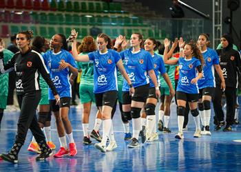 الأهلي يهزم أوتوهو الكونغولي ويتأهل إلى ربع نهائي بطولة إفريقيا لكرة اليد سيدات