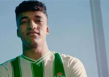 لإنعاش خزينة الأهلي سيد معوض يكشف عن بند خاص في عقد عمر مع ريال بيتيس