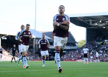 أستون فيلا يتخطى فولهام بثلاثية ويقفز للمركز الرابع في الدوري الإنجليزي