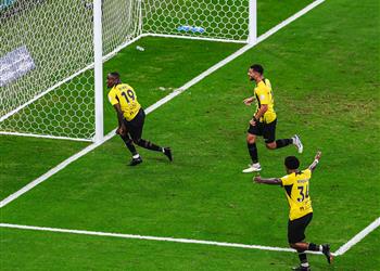 فيديو الاتحاد يقسو على القادسية بثلاثية في الدوري السعودي وإلغاء هدفين