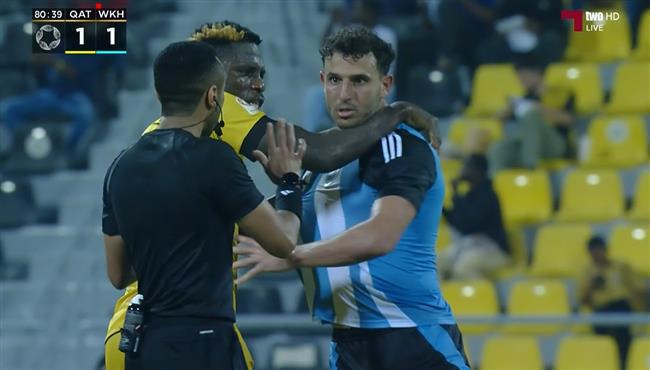 مشادة بين حمدي فتحي ومدرب قطر في الدوري القطري