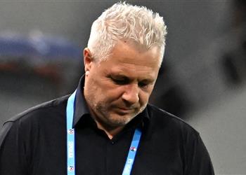 مدرب رابيد الروماني يرد عبر بطولات على مشكلة قيد بوبيندزا بعد شكوى الزمالك