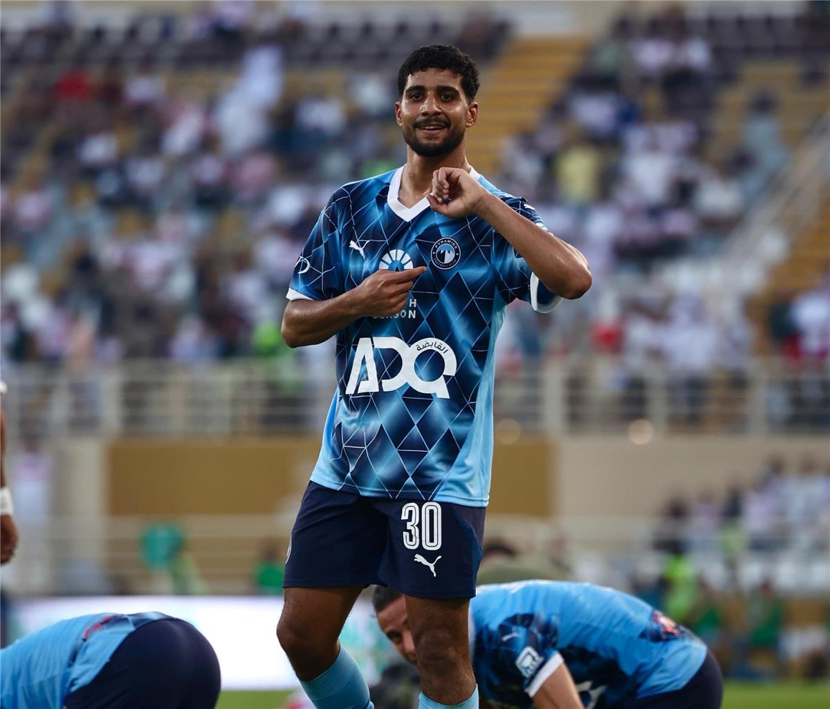 فيديو | بأسيست سحري من رمضان صبحي.. إبراهيم عادل يُسجل هدف بيراميدز الأول أمام الزمالك