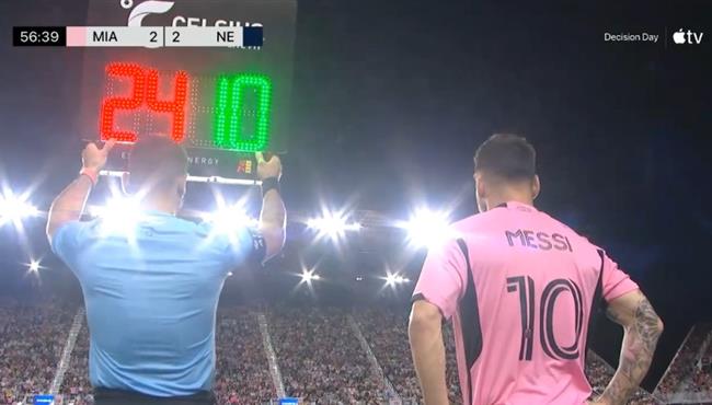 لحظه مشاركة ميسي في مباراة انتر ميامي ونيو انجلاند وتحية الجماهير له