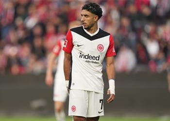 ناد إنجليزي كبير يهدد ليفربول وآرسنال في صفقة عمر مرموش