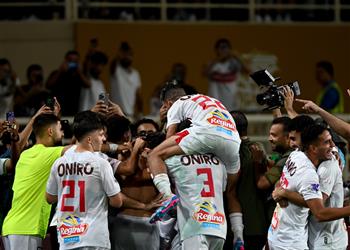 ليلة أخرى في الحبس تطورات أزمة ثلاثي الزمالك مع مسؤول الأمن بـ الإمارات